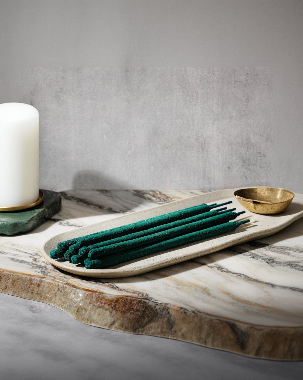 Resin Rolled Artisan Incense 10 sticks - Frankincense & Patchouli Altasphere